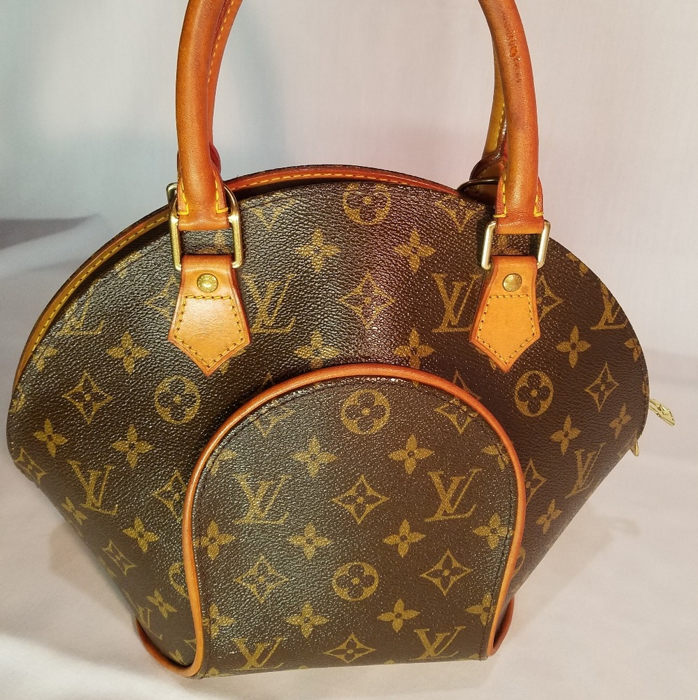 Louis Vuitton Elipse MM Bag.  M51227